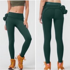 Outdoor Voices Snacks Leggings deep green Conifer color  Small NWT